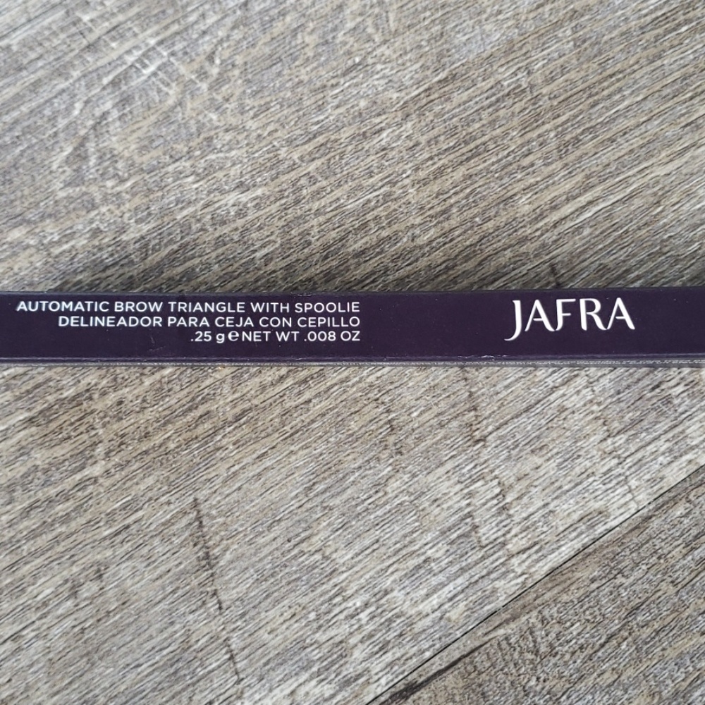 Dark brunette automatic brow triangle w spoolie